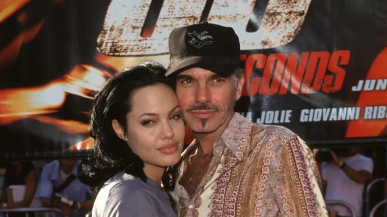 Ljubila se s bratom i oko vrata nosila krv biv&scaron;eg: Sjećate li se Angeline s početka karijere?