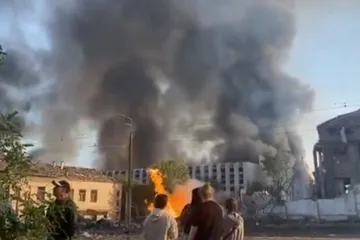 Nemilosrdan napad na Kijev, Rusi satima udarali dronovima i raketama: Snimke su uznemirujuće