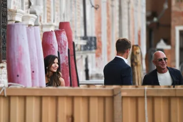 Građani bijesni, elita stiže privatnim avionima! Kako izgledaju pripreme za vjenčanje desetljeća?