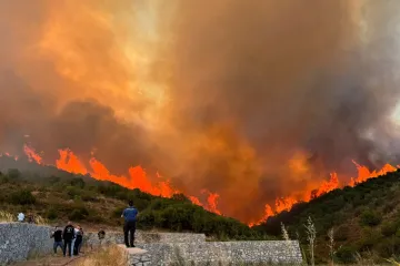 Stravični požari zbog visokih temperatura! Dvije osobe poginule