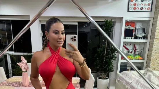 Biv&scaron;eg muža optužila za zlostavljanje, a danas blista kao nikad: Pamela osvaja svojim oblinama