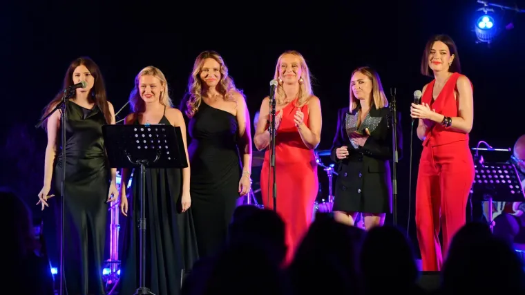 Ovako je izgledao sinoćnji koncert u čast Gabi Novak i Matije Dedića: Na pozornicu se popela i Lu