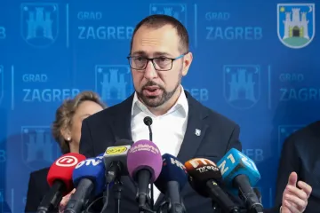 Tomislav Toma&scaron;ević najavio povi&scaron;icu - ali sebi: Poznato i kome će smanjiti plaću