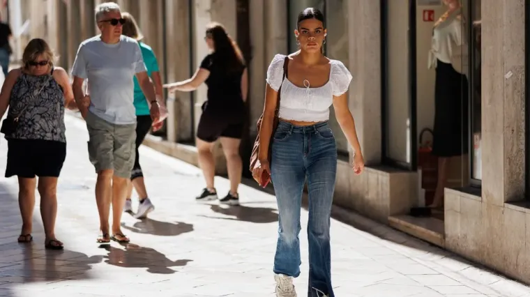 Zbog nje svi su pali u drugi plan: Zgodna crnka izdominirala na zadarskoj &scaron;pici