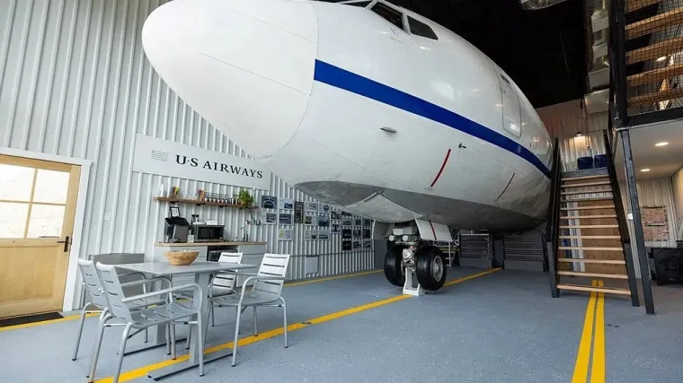 Vjerujemo da je ovo dom iz snova svakom pilotu: Boeing u sobi, čaroban luksuz, a cijena paprena