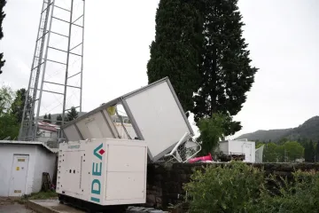 Stadion Zrinjskog uništen: Klupe letjele 150 m, vjetar polomio gol, a samo srećom izbjegnute su ljudske žrtve