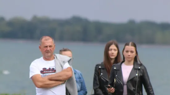 Dress code u Međimurju su uske traperice i kožne jakne: Zgodne cure pro&scaron;etale uz Dravu