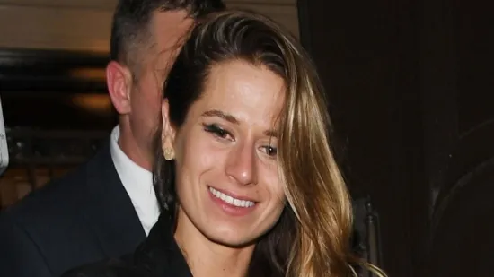 Tko je supruga Eda Sheerana? Profesionalno igra hokej i vje&scaron;to se skriva od očiju javnosti