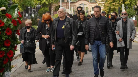 Srpska estrada bila je zavijena u crno: Pogledajte kako su se zvijezde oprostile od Marine Tucaković