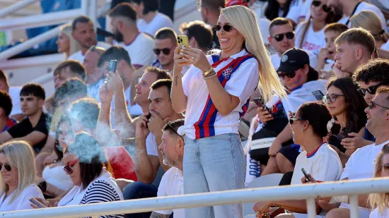 Misteriozna navijačica privukla pažnju na Poljudu, a jedan detalj smo prvi put uočili