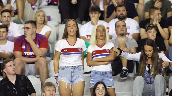 Uzavrela atmosfera na Poljudu: Misteroizne navijačice privukle pažnju