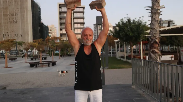 Pogledajte 76-godi&scaron;njaka koji je snažan kao Cro Cop: Bicepsi, tricepsi, a godine su samo broj