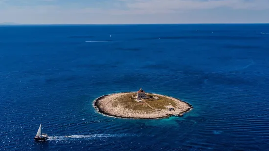 Savr&scaron;eni kontrast užurbanom životu: Hrvatski otok koji mirom jednostavno poziva na odmor