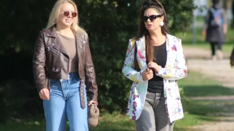 Kad su pro&scaron;etale Dravom, vrijeme kao da je stalo: Prolaznici nisu mogli skinuti poglede s ovih dama