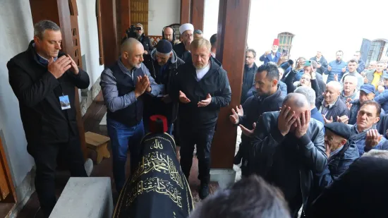 Svjetska agencija objavila galeriju fotografija sa sprovoda Halida Be&scaron;lića: Prizori slamaju srca