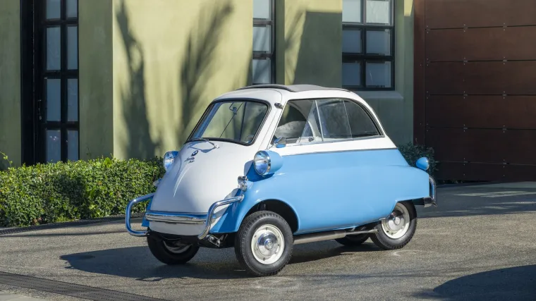 Ovaj slatki autić je prava zvijezda na cesti: Svima mami poglede, a cijena mu je pravi &scaron;ok