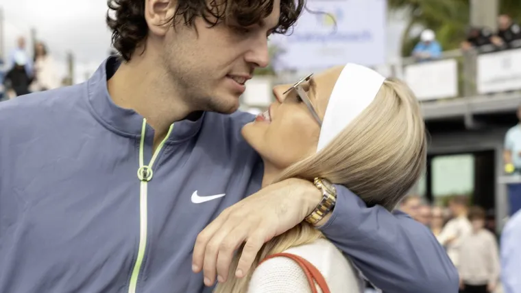 Putem aplikacije 'upecala' zvijezdu koja teži milijune: 'Govore sva&scaron;ta o meni. Mrze me'