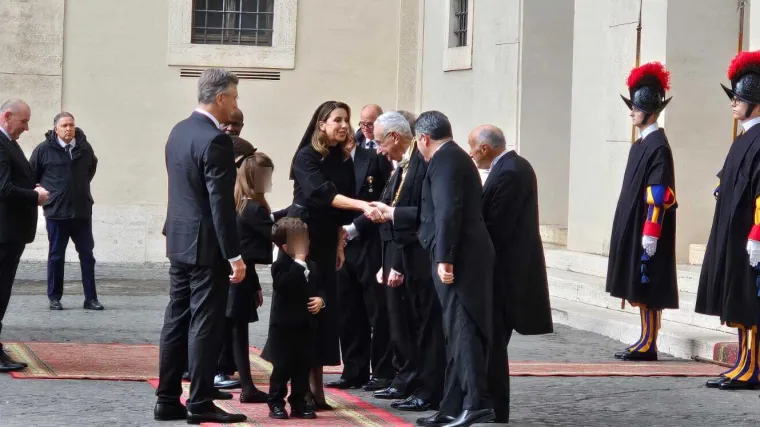 Uvijek dotjerana od glave do pete: Ana Maslać Plenković uoči susreta s Papom odu&scaron;evila izgledom