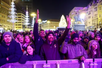 Pogledajte prizore s novogodišnjeg spektakla u Zagrebu: U najluđoj noći drmaju rock i punk!