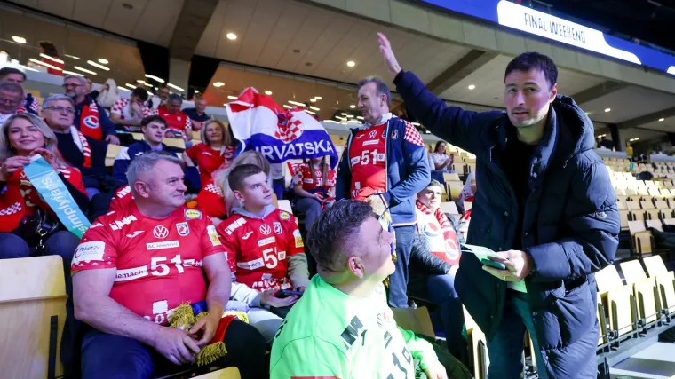 Provjerite &scaron;to su navijači u Danskoj radili Duvnjaku, pažnju plijenila i poznata navijačica