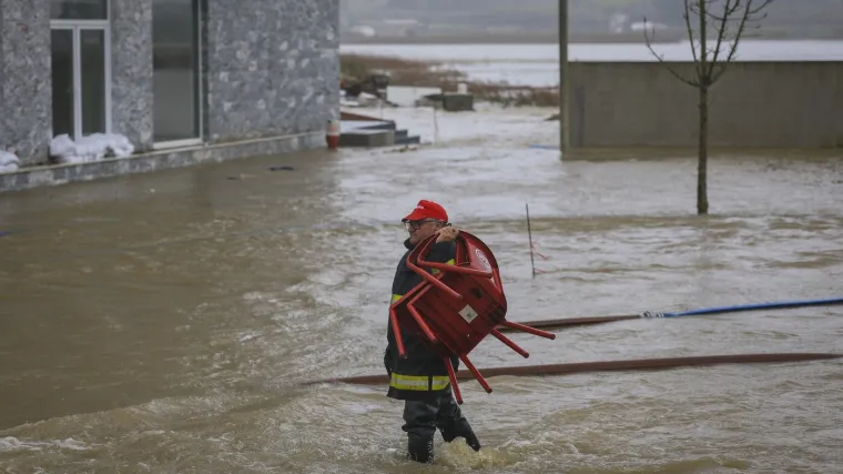 Tisuće evakuirane, vojska u pripravnosti: Prizori užasa i strah od razornog 'Lea'