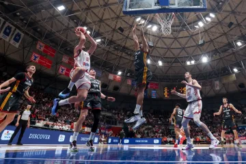 Kakva svita u Draženovu domu: Stigao i premijer Plenković, a pogledajte s kim u društvu prati utakmicu