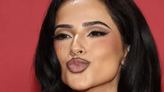 Mlada pjevačica nikad ljep&scaron;a i samopouzdanija: Prebrodila javni skandal i izdaju