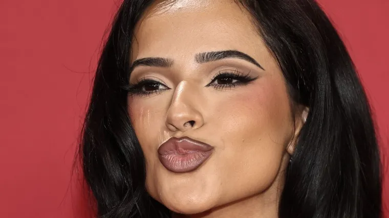 Mlada pjevačica nikad ljep&scaron;a i samopouzdanija: Prebrodila javni skandal i izdaju