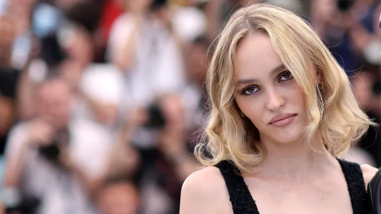 Kakva ljepotica: Kći Johnnyja Deppa postala je seks simbol i godinama je u vezi sa ženom