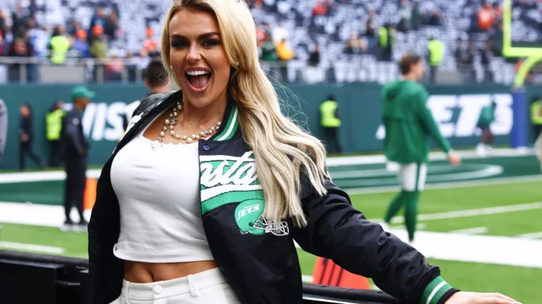 Zovu je najzgodnijom &scaron;kotskom pjevačicom: Kada vidite fotografije bit će vam jasno i za&scaron;to