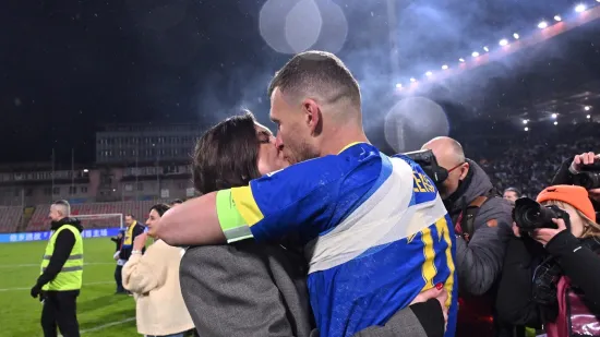 Ona je najpoznatija BiH WAG-sica: Suprug joj zarađuje milijune, a ona brine o petero djece