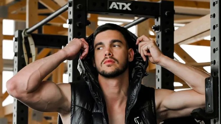 Tko je Karlo kad se kamere ugase? Preživio je veliku traumu i prona&scaron;ao ljubav u realityju